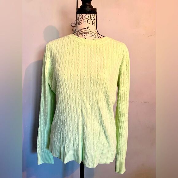 Bundle Green and Red Vintage Sweaters - Picture 1 of 7